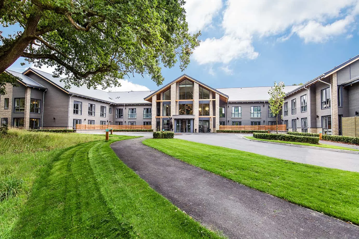 Aura Care Living are proud to celebrate their launch for the Penthouse Suites at King’s Lodge Care Home in Camberley.